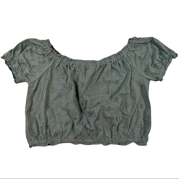 Streetwear Society size small light green short sleeve crop top, flower design - Picture 6 of 12